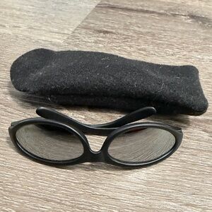 Build a bear sporty sunglasses & case!